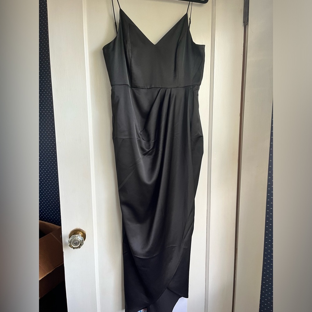 Black cocktail dress, deep slit express sz 8